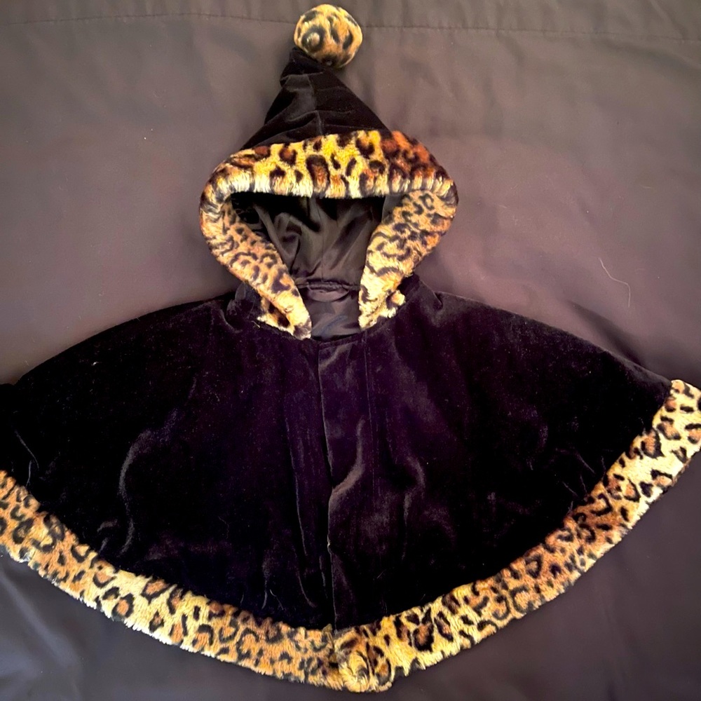 Toby NYC Cheetah Cape